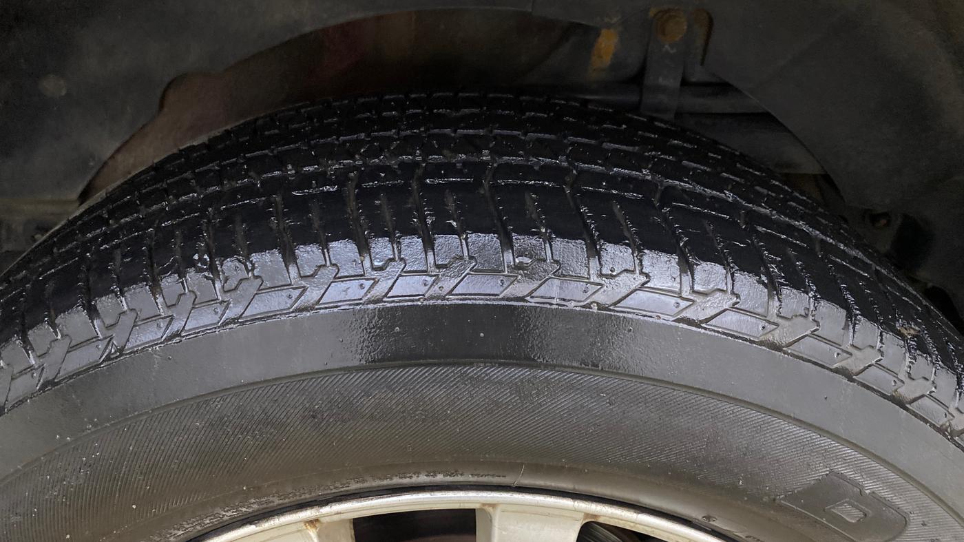 2015 Mahindra XUV500 W10, Diesel, Manual, 75,031 km, Left Rear Tyre Tread