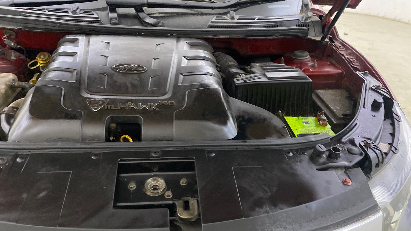 2015 Mahindra XUV500 W10, Diesel, Manual, 75,031 km, Engine View - Left