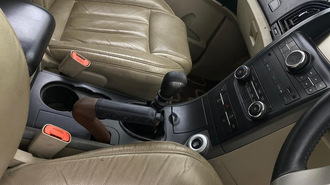 2015 Mahindra XUV500 W10, Diesel, Manual, 75,031 km, Gear Lever