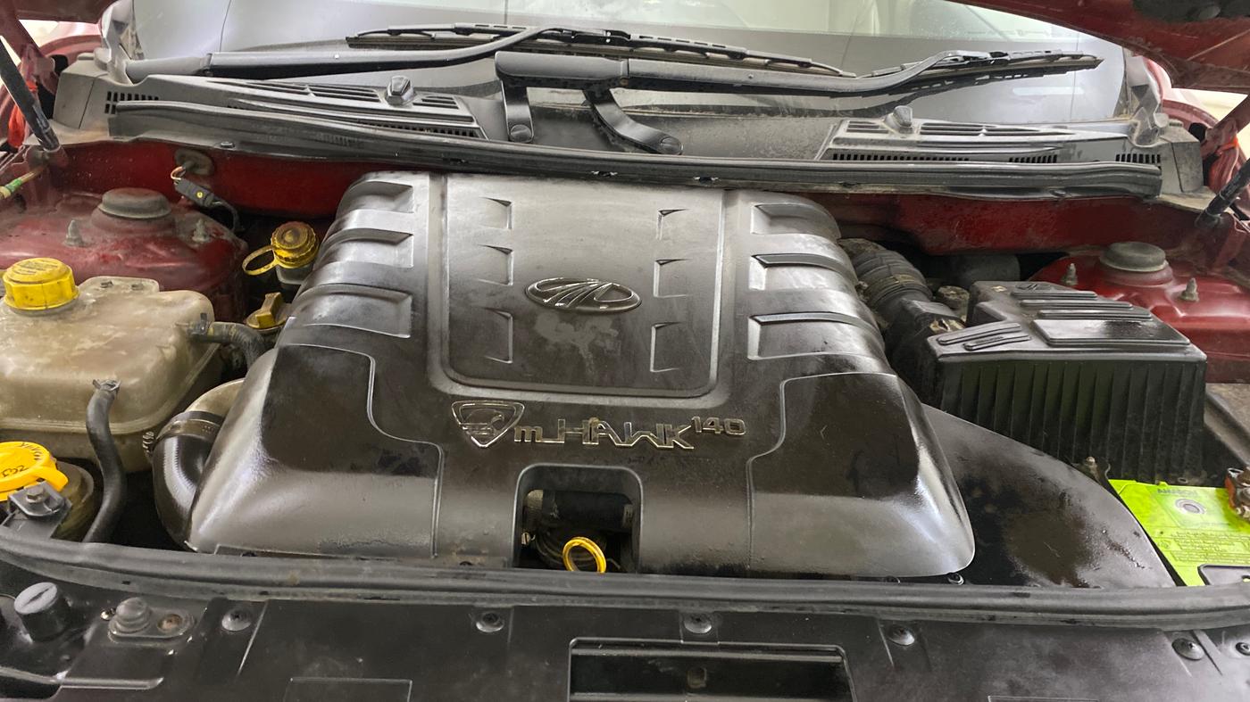 2015 Mahindra XUV500 W10, Diesel, Manual, 75,031 km, Engine View
