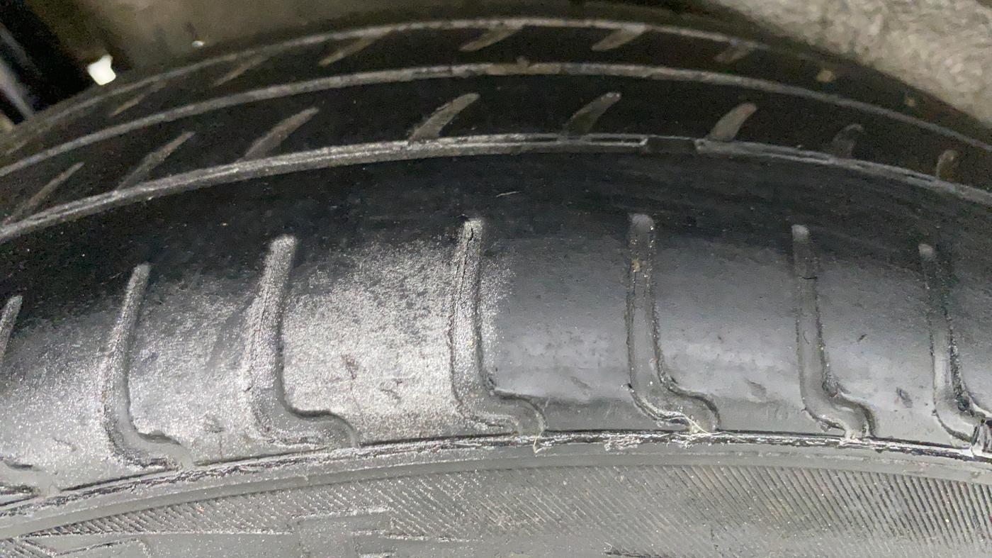 2018 Maruti Wagon R 1.0 VXI, Petrol, Manual, 43,467 km, Right Rear Tyre Tread