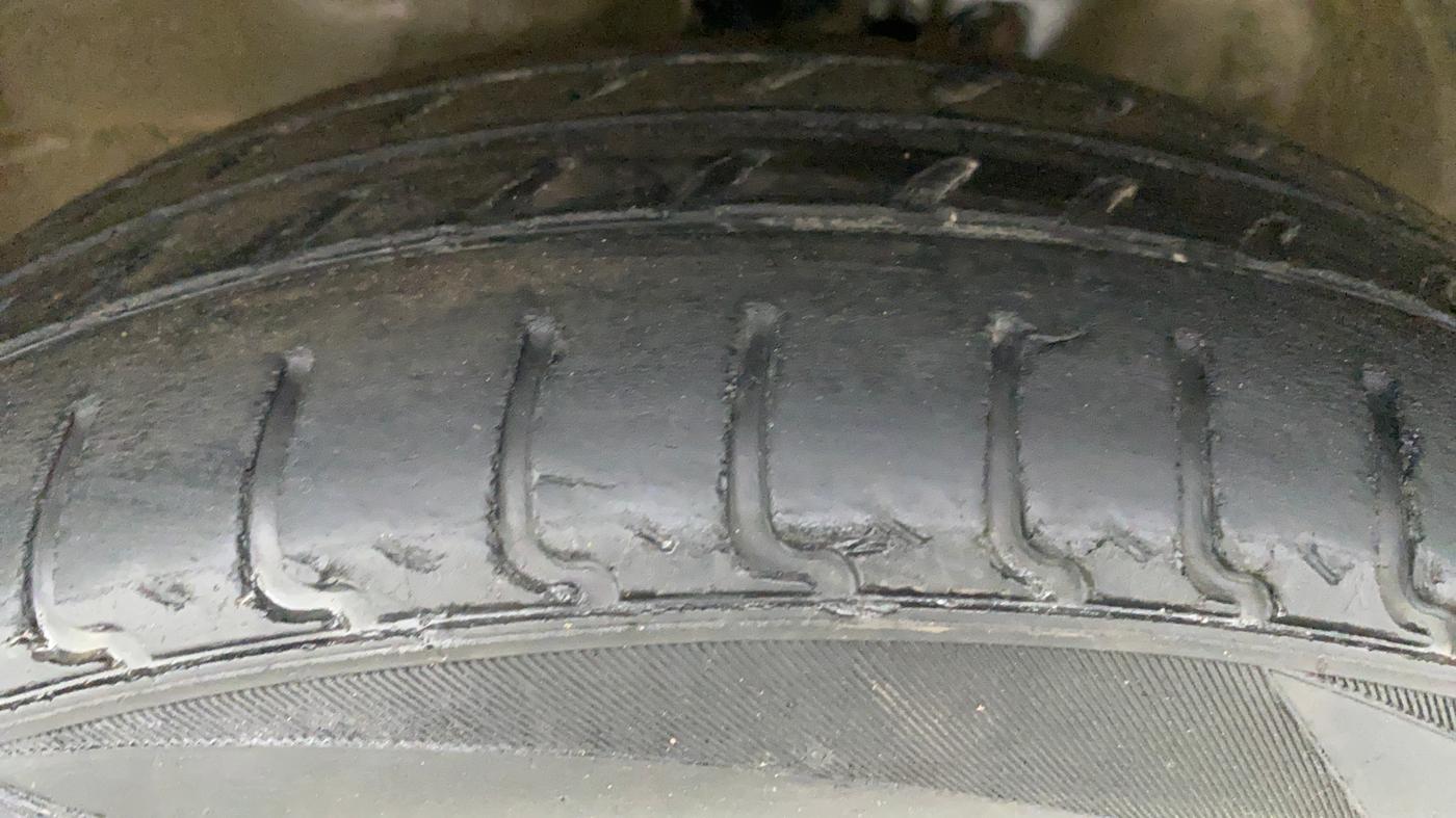2018 Maruti Wagon R 1.0 VXI, Petrol, Manual, 43,467 km, Left Front Tyre Tread