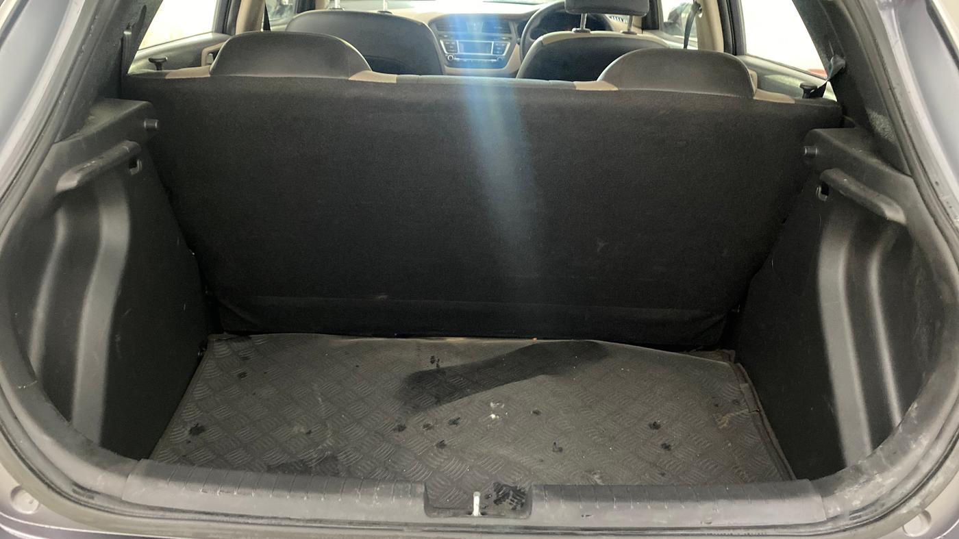 2017 Hyundai Elite i20 MAGNA EXECUTIVE 1.2, Petrol, Manual, 57,384 km, Boot Inside