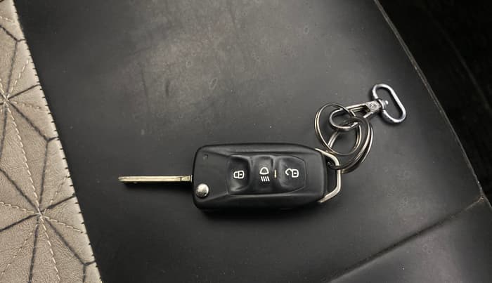 2021 Tata Tiago XT PETROL, Petrol, Manual, 1,20,798 km, Key Close Up