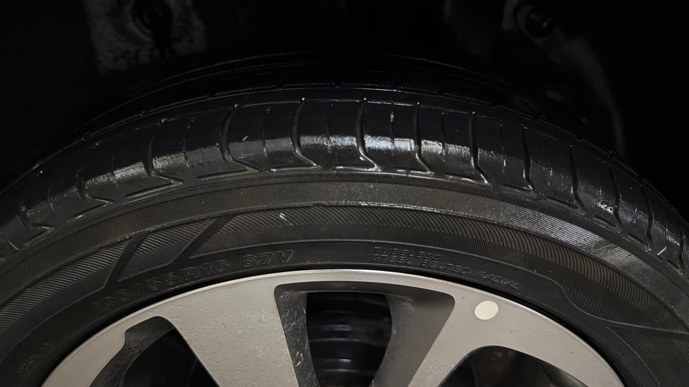 2017 Hyundai Elite i20 ASTA 1.2 (O), Petrol, Manual, 90,669 km, Left Rear Tyre Tread