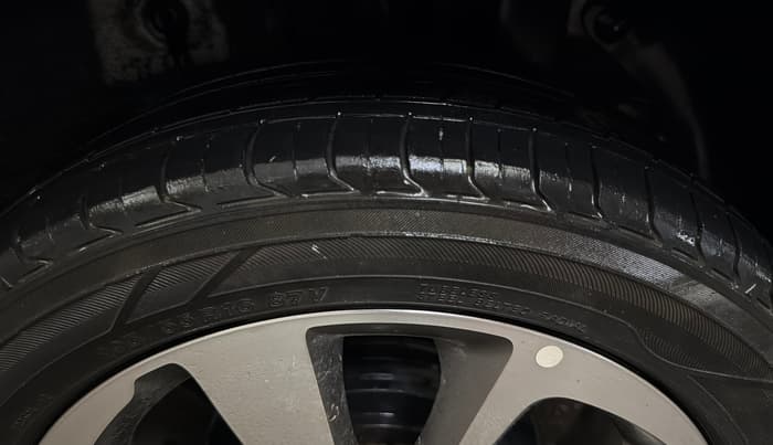 2017 Hyundai Elite i20 ASTA 1.2 (O), Petrol, Manual, 90,669 km, Left Rear Tyre Tread