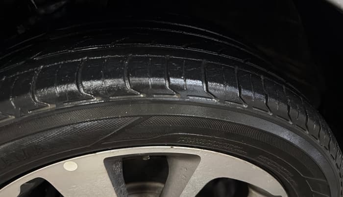 2017 Hyundai Elite i20 ASTA 1.2 (O), Petrol, Manual, 90,669 km, Left Front Tyre Tread