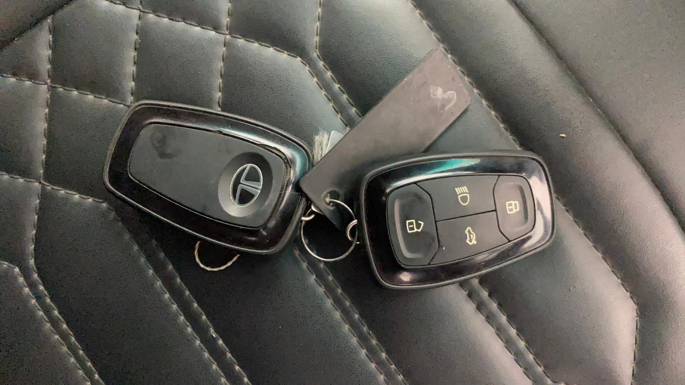 2020 Tata TIGOR XZ PETROL, Petrol, Manual, 76,395 km, Key Close Up