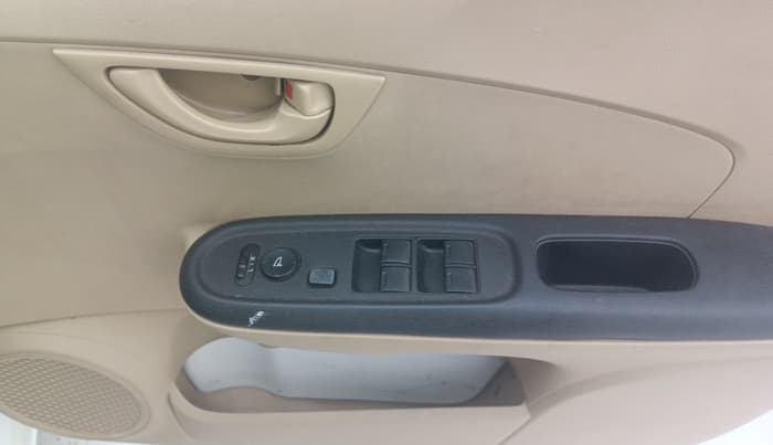 2015 Honda Brio S MT, Petrol, Manual, 61,083 km, Driver Side Door Panels Control