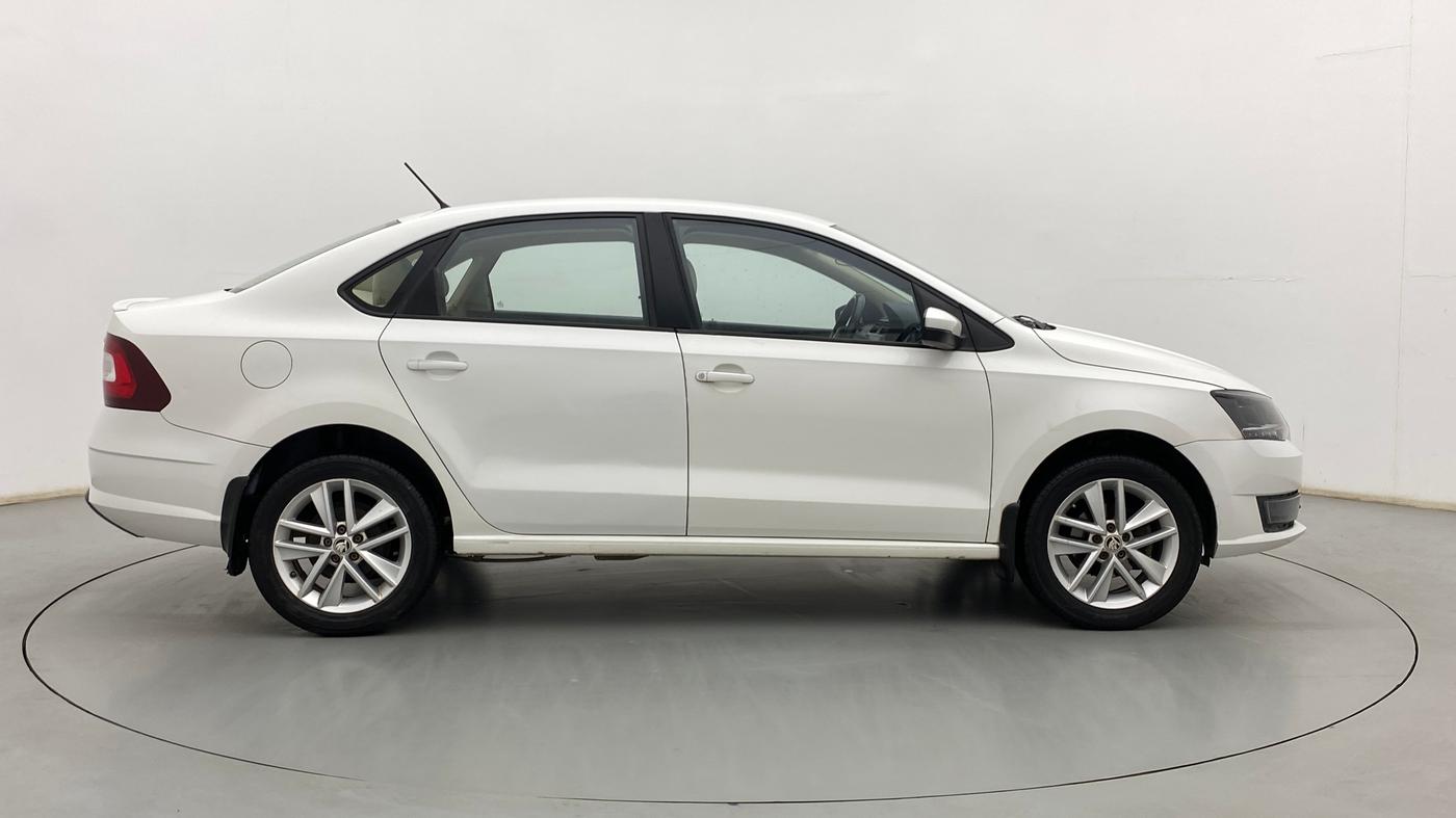 2018 Skoda Rapid STYLE 1.6 MPI, Petrol, Manual, 77,899 km, Right Side View