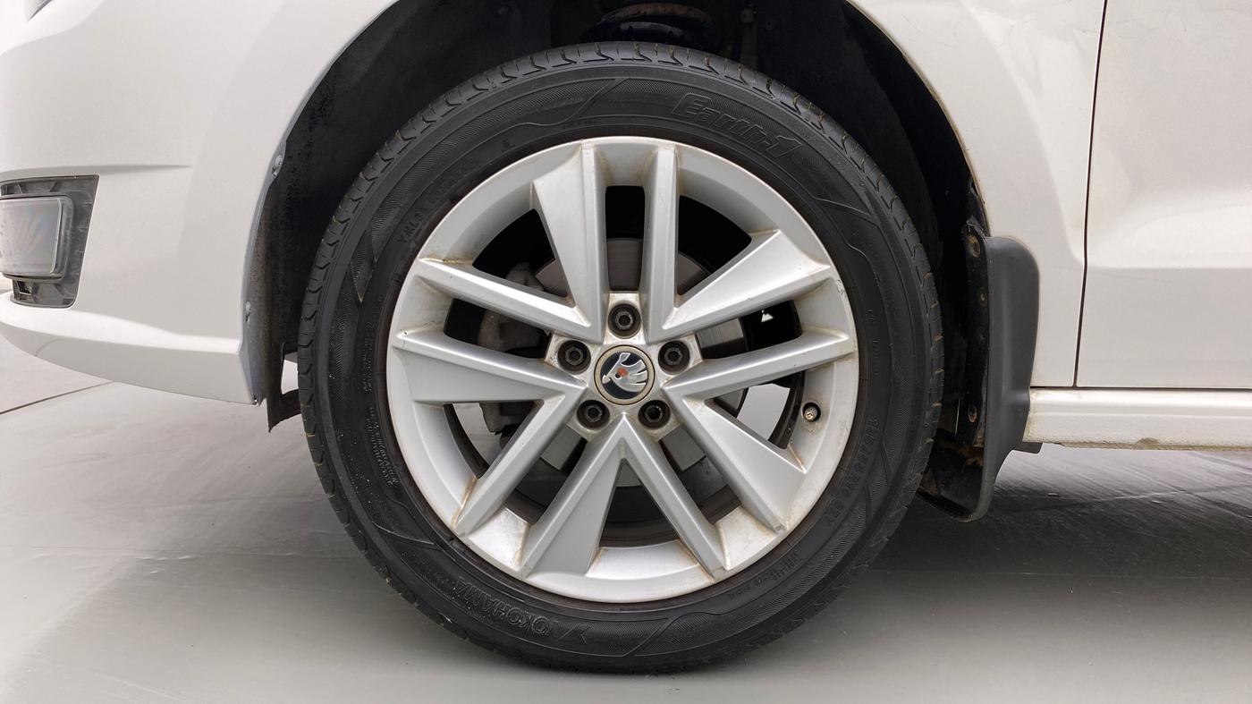 2018 Skoda Rapid STYLE 1.6 MPI, Petrol, Manual, 77,899 km, Left Front Wheel