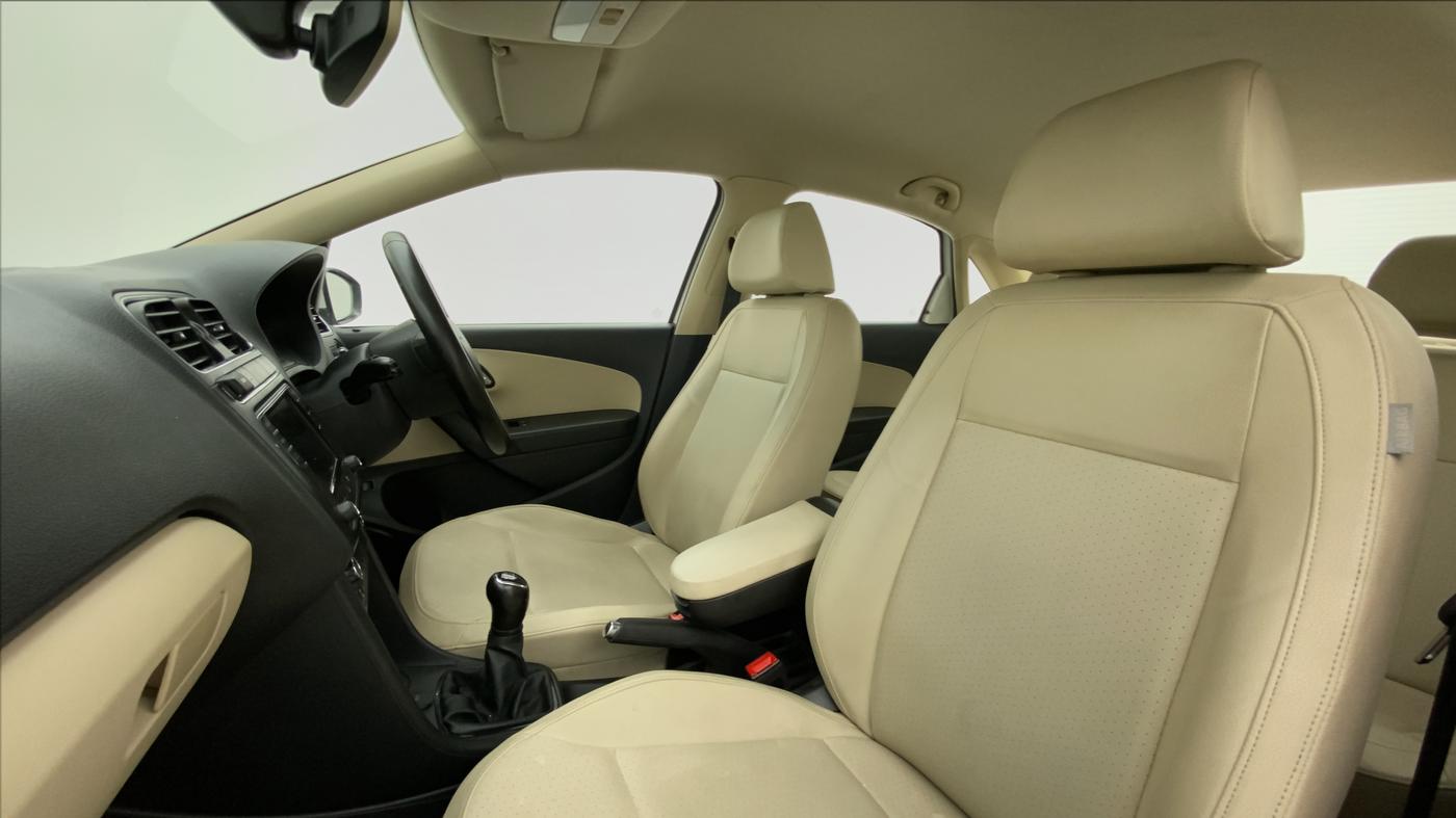 2018 Skoda Rapid STYLE 1.6 MPI, Petrol, Manual, 77,899 km, Right Side Front Door Cabin