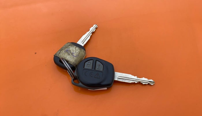 2019 Maruti S PRESSO VXI+, CNG, Manual, 1,12,306 km, Key Close Up