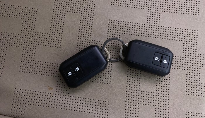 2020 Maruti Ertiga ZXI+ SHVS, Petrol, Manual, 38,112 km, Key Close Up