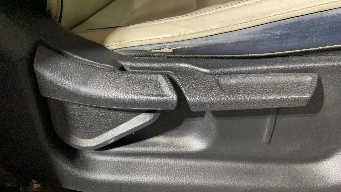 2022 KIA CARENS LUXURY 1.5 DIESEL 7 STR, Diesel, Manual, 59,629 km, Driver Side Adjustment Panel