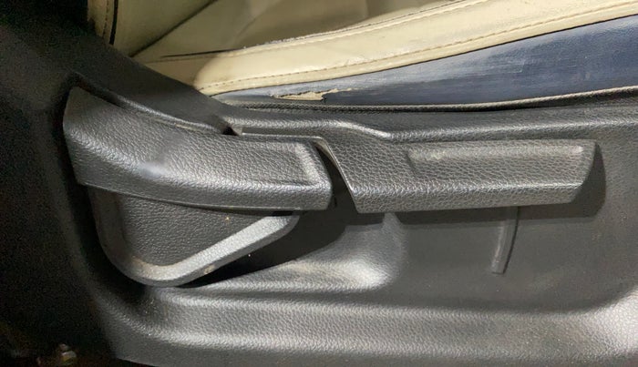 2022 KIA CARENS LUXURY 1.5 DIESEL 7 STR, Diesel, Manual, 59,624 km, Driver Side Adjustment Panel