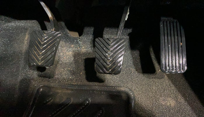 2022 KIA CARENS LUXURY 1.5 DIESEL 7 STR, Diesel, Manual, 59,624 km, Pedals