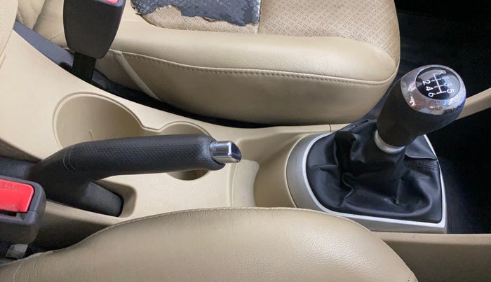 2012 Hyundai Verna FLUIDIC 1.6 CRDI SX OPT, Diesel, Manual, 1,16,021 km, Gear Lever