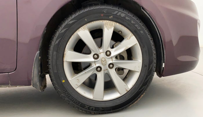 2012 Hyundai Verna FLUIDIC 1.6 CRDI SX OPT, Diesel, Manual, 1,16,021 km, Right Front Wheel