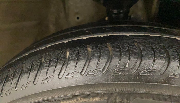 2022 Maruti New Wagon-R VXI CNG 1.0, CNG, Manual, 65,444 km, Right Front Tyre Tread