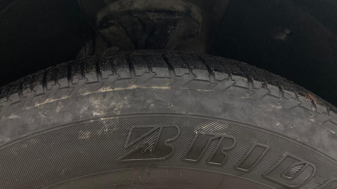 2014 Mahindra XUV500 W8, Diesel, Manual, 99,805 km, Right Front Tyre Tread
