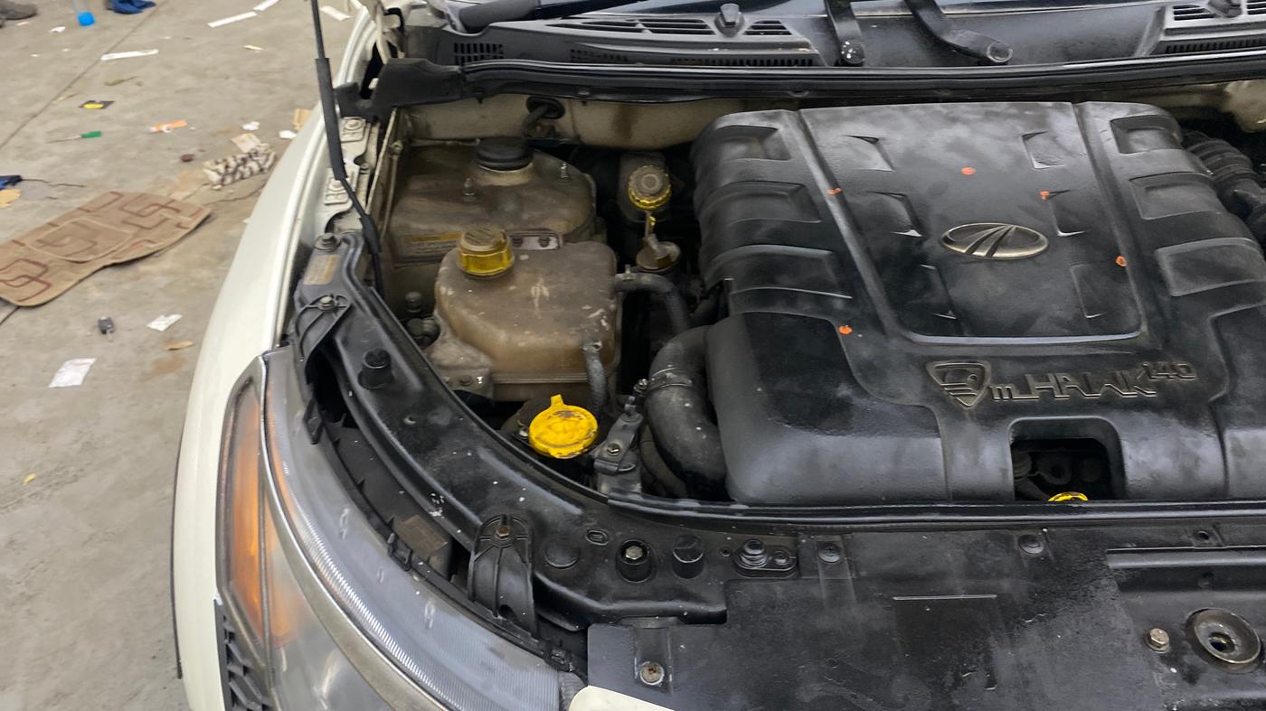 2014 Mahindra XUV500 W8, Diesel, Manual, 99,805 km, Engine View - Right