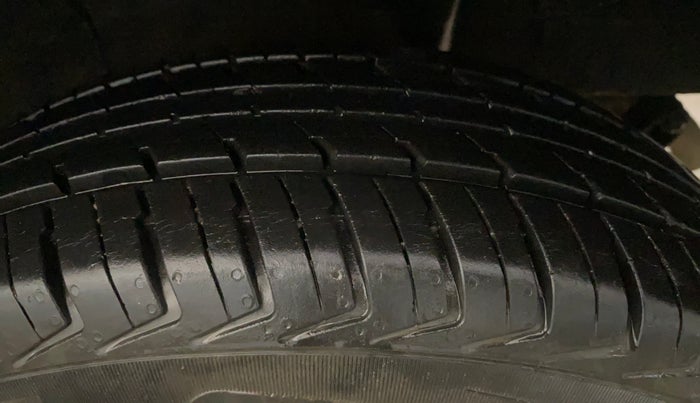 2018 Renault Kwid RXT 1.0 AMT, Petrol, Automatic, 17,010 km, Left Rear Tyre Tread