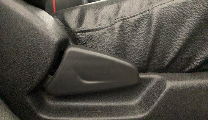 2018 Renault Kwid RXT 1.0 AMT, Petrol, Automatic, 17,010 km, Driver Side Adjustment Panel