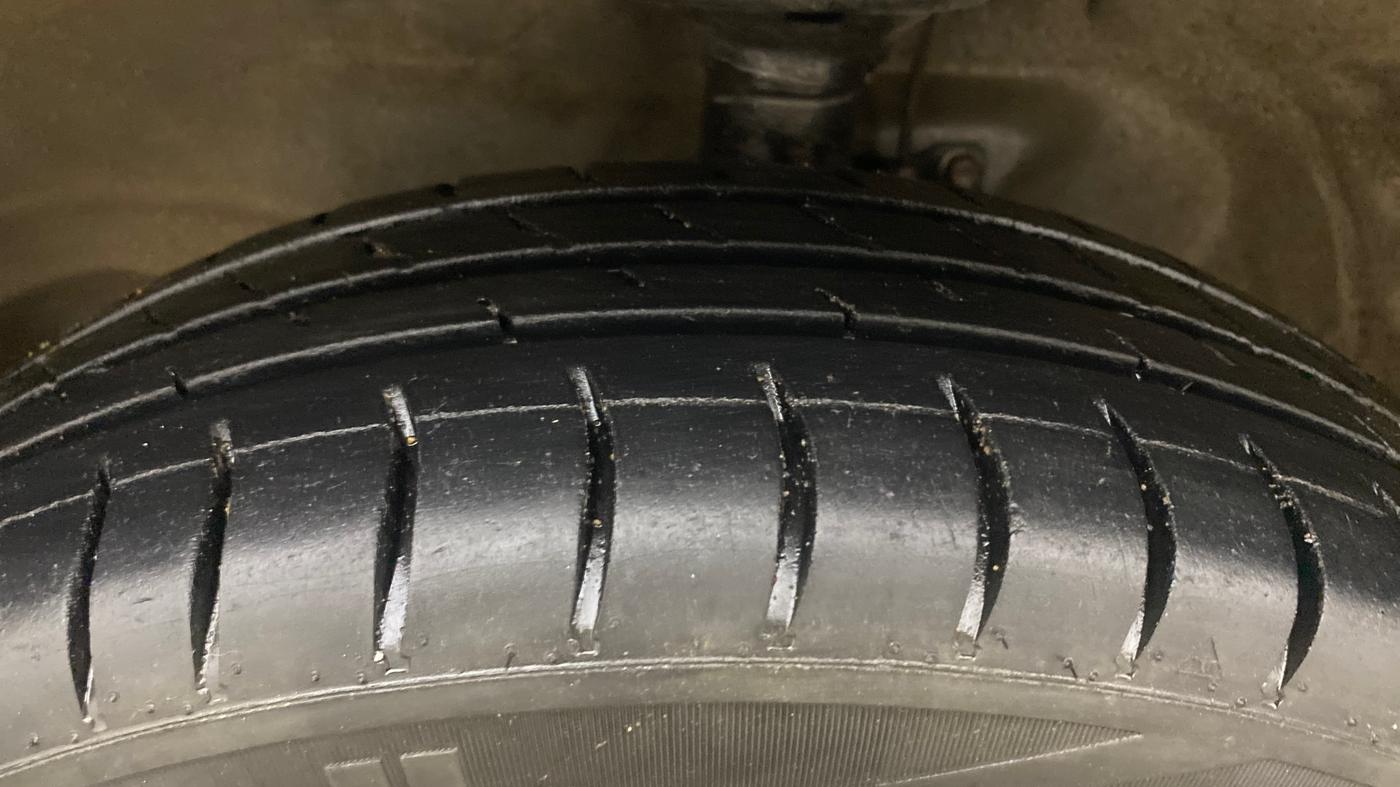 2018 Maruti Wagon R 1.0 VXI, Petrol, Manual, 63,358 km, Left Front Tyre Tread