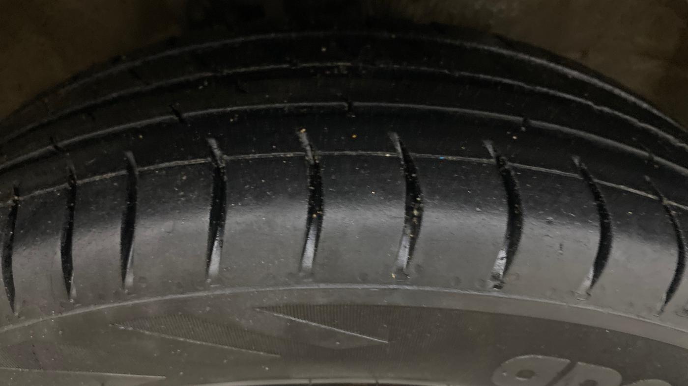 2018 Maruti Wagon R 1.0 VXI, Petrol, Manual, 63,358 km, Right Front Tyre Tread