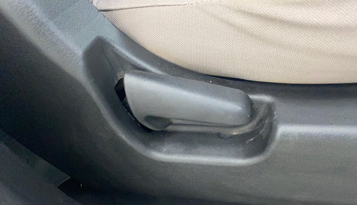 2015 Maruti Wagon R 1.0 VXI, Petrol, Manual, 1,11,800 km, Driver Side Adjustment Panel