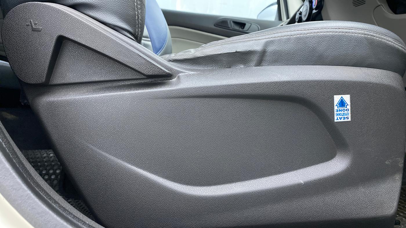 2013 Ford Ecosport 1.5 AMBIENTE TDCI, Diesel, Manual, 58,561 km, Driver Side Adjustment Panel