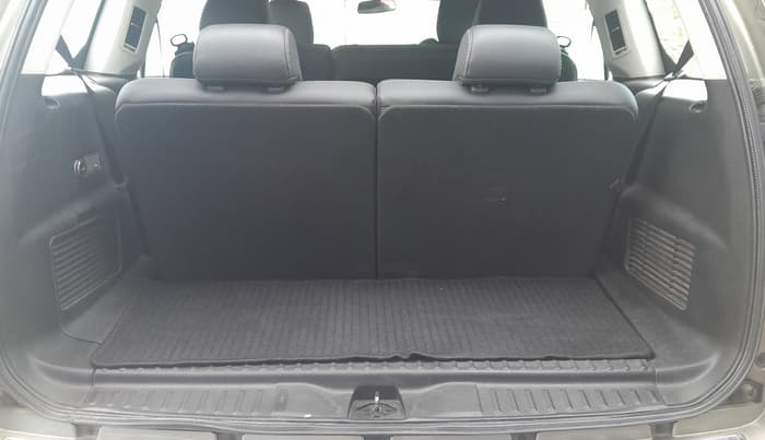 2017 Tata Hexa XTA 4X2 7 STR, Diesel, Automatic, 1,33,714 km, Boot Inside