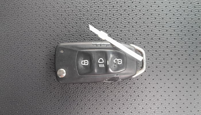 2017 Tata Hexa XTA 4X2 7 STR, Diesel, Automatic, 1,33,714 km, Key Close Up