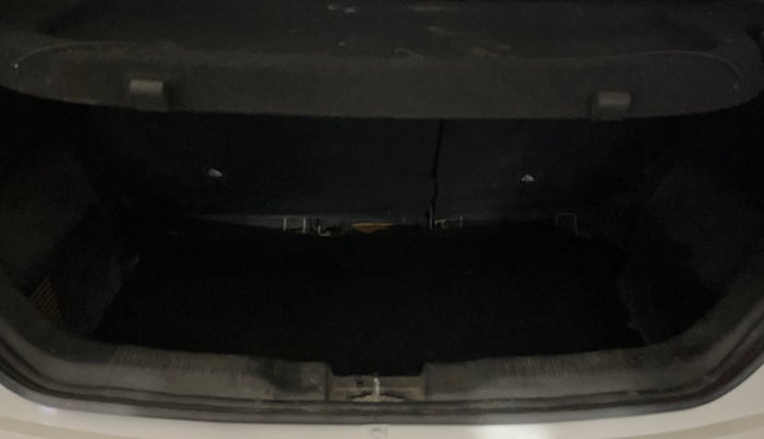 2017 Maruti IGNIS DELTA 1.2, Petrol, Manual, 32,537 km, Boot Inside