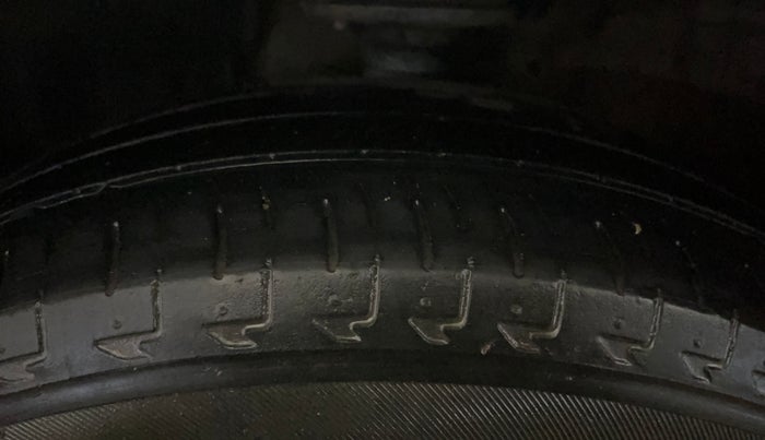 2017 Maruti IGNIS DELTA 1.2, Petrol, Manual, 32,537 km, Left Front Tyre Tread