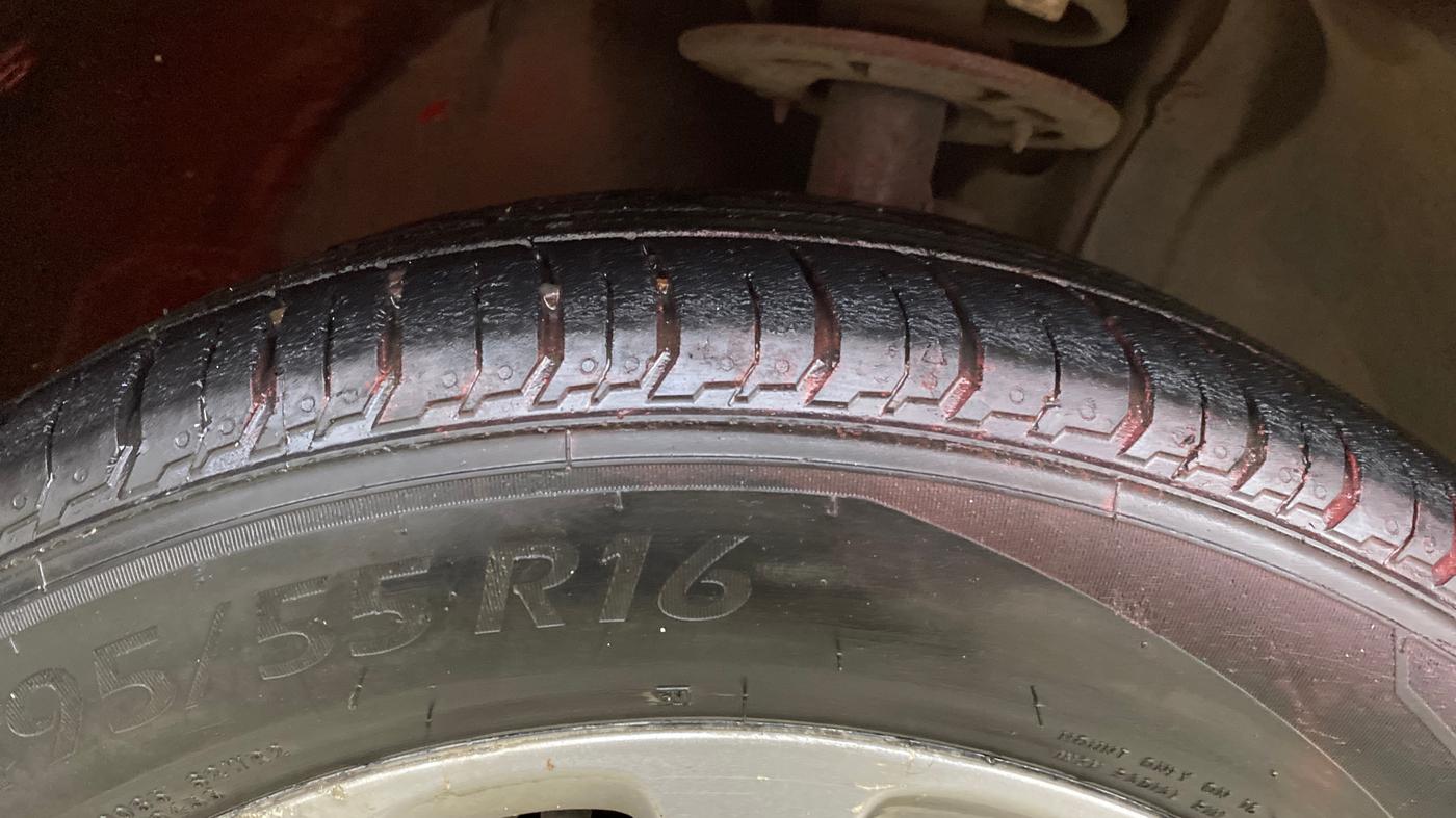 2018 Maruti Baleno ALPHA CVT PETROL 1.2, Petrol, Automatic, 39,465 km, Right Front Tyre Tread