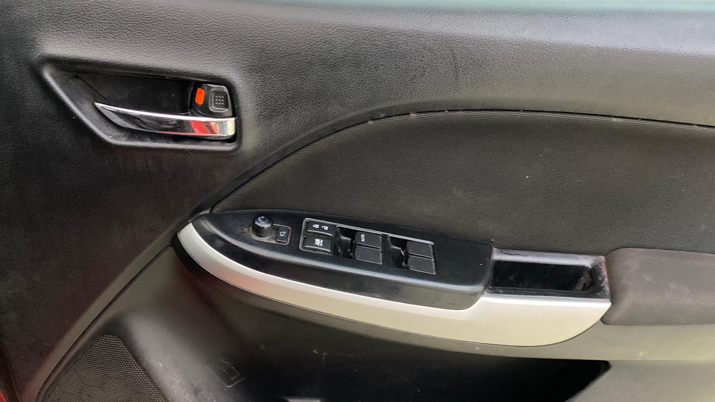 2018 Maruti Baleno ALPHA CVT PETROL 1.2, Petrol, Automatic, 39,465 km, Driver Side Door Panels Control