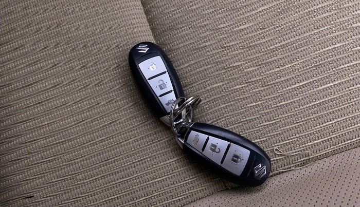 2017 Maruti Ciaz ZETA 1.4  AT PETROL, Petrol, Automatic, 88,506 km, Key Close Up