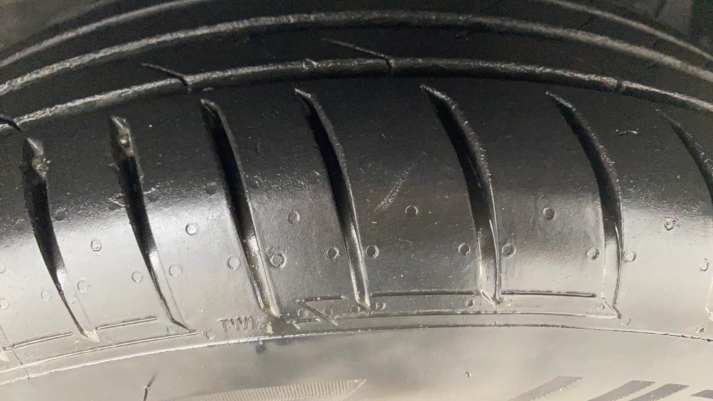 2017 Maruti Ciaz ZETA 1.4  AT PETROL, Petrol, Automatic, 88,506 km, Right Front Tyre Tread
