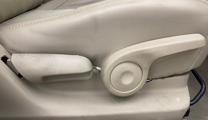 2017 Maruti Ciaz ZETA 1.4  AT PETROL, Petrol, Automatic, 88,506 km, Driver Side Adjustment Panel