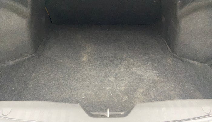 2017 Maruti Ciaz ZETA 1.4  AT PETROL, Petrol, Automatic, 88,506 km, Boot Inside