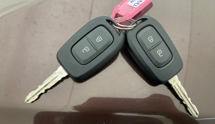 2021 Renault Duster RXZ 1.5 PETROL MT, Petrol, Manual, 33,610 km, Key Close Up