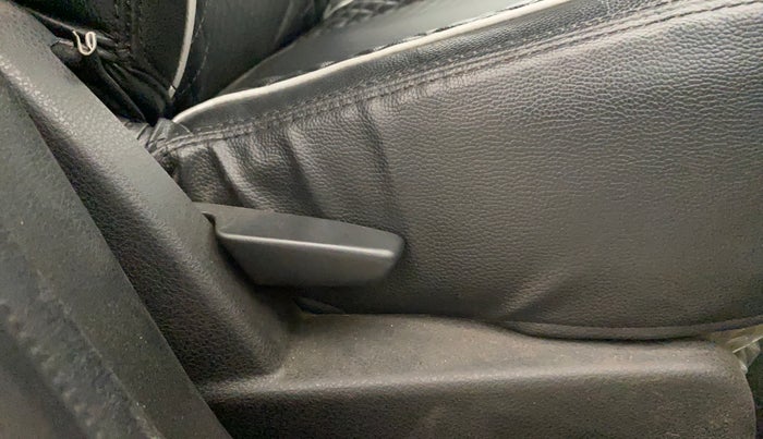 2021 Renault Duster RXZ 1.5 PETROL MT, Petrol, Manual, 33,610 km, Driver Side Adjustment Panel