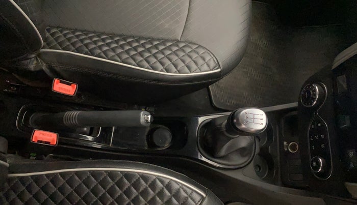 2021 Renault Duster RXZ 1.5 PETROL MT, Petrol, Manual, 33,610 km, Gear Lever