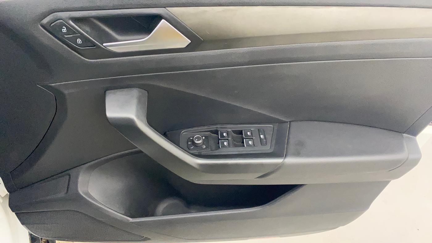 2019 Volkswagen T-ROC 1.5 TSI AT, Petrol, Automatic, 72,018 km, Driver Side Door Panels Control