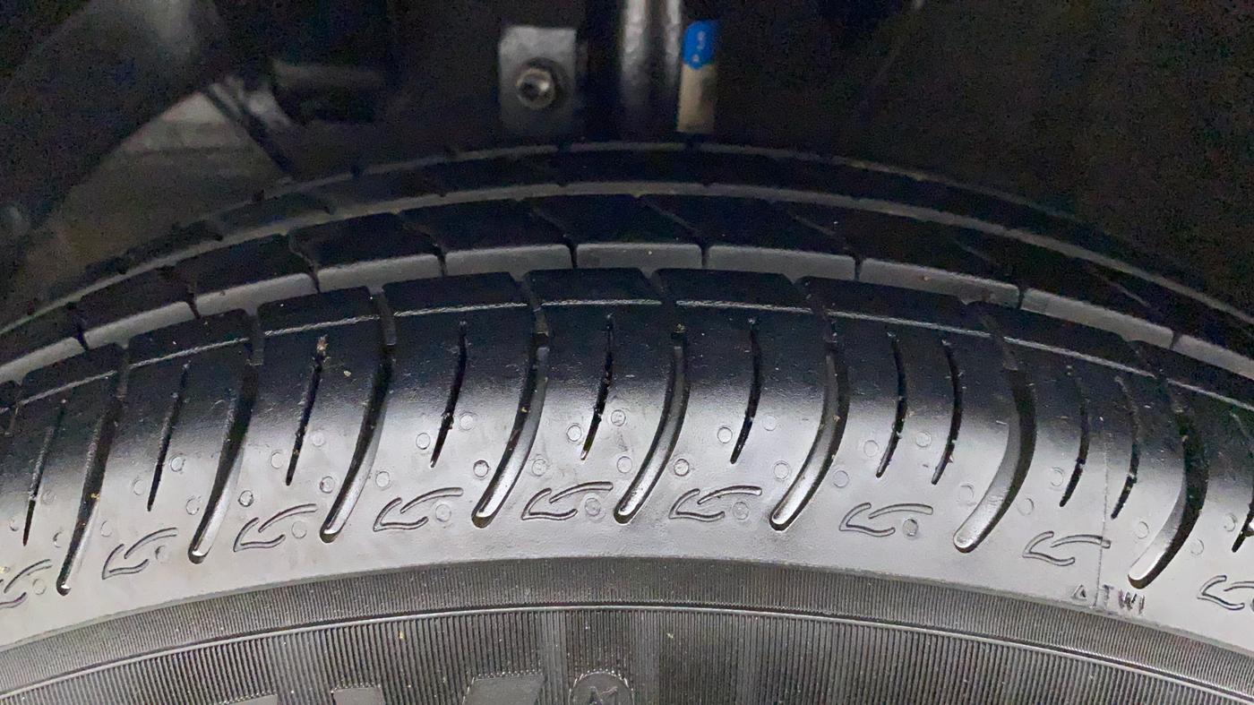 2021 Maruti Baleno DELTA PETROL 1.2, Petrol, Manual, 5,227 km, Left Front Tyre Tread