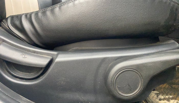 2015 Hyundai Grand i10 ASTA (O) 1.2 KAPPA VTVT, Petrol, Manual, 92,198 km, Driver Side Adjustment Panel