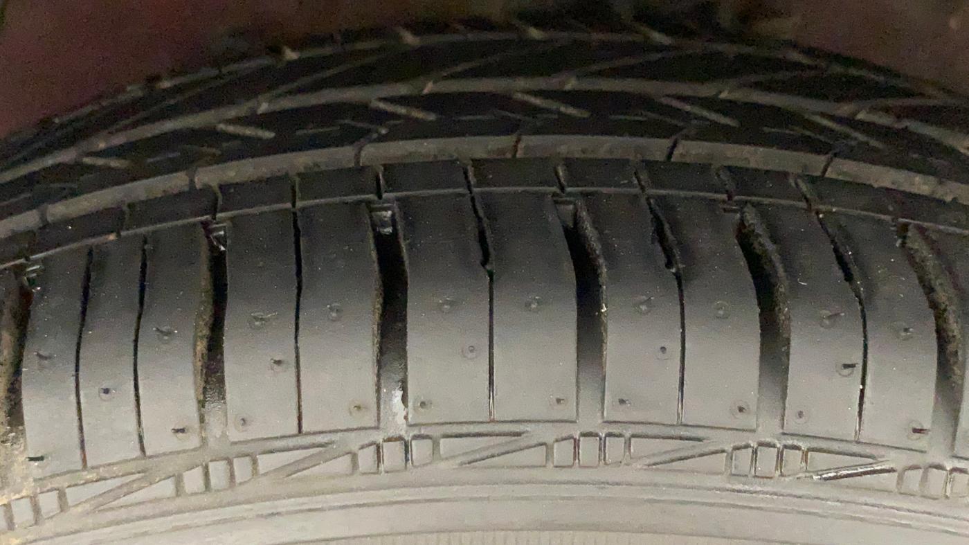 2014 Hyundai Xcent S (O) 1.2, Petrol, Manual, 88,848 km, Left Front Tyre Tread