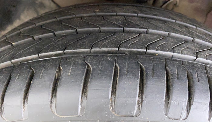 2018 Hyundai Elite i20 ASTA 1.2 (O), Petrol, Manual, 88,210 km, Left Front Tyre Tread